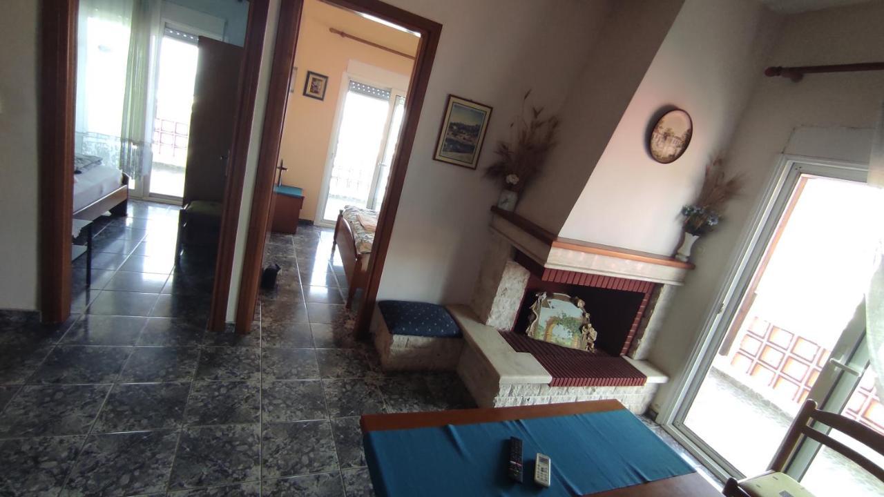 Peristerianos apartments Nea Skioni Quarto foto